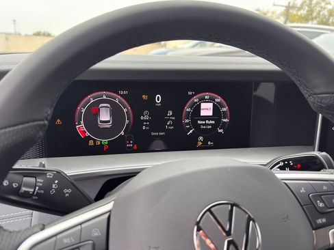 New 2026 Volkswagen Tiguan SE R-Line image 14