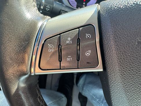 Used 2012 Cadillac SRX Luxury image 18