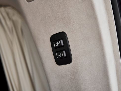 Used 2021 Mercedes-Benz Metris Passenger w/ Premium Safety Package image 20