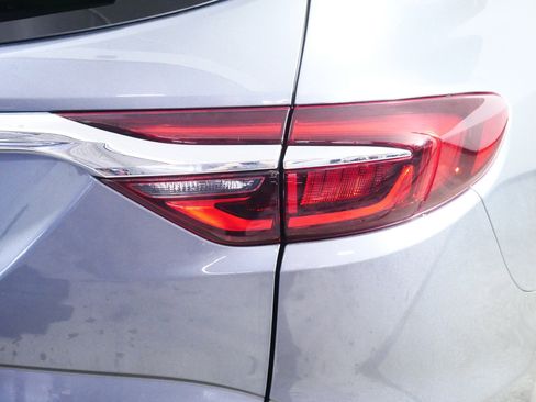 Used 2021 Buick Enclave Avenir w/ Avenir Technology Package image 17