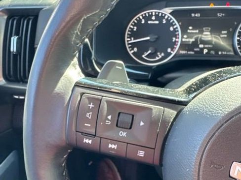 Certified 2025 Nissan Pathfinder SL w/ SL Premium Package AWD/4WD image 22