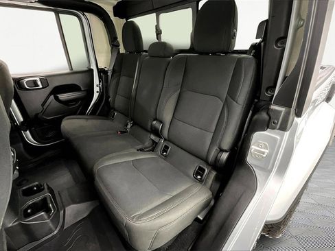 Used 2022 Jeep Gladiator Willys image 27