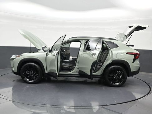Used 2025 Chevrolet Trax ACTIV w/ Sunroof Package FWD image 34