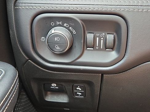 Certified 2023 RAM 1500 Limited w/ Body Color Bumper Group AWD/4WD image 46