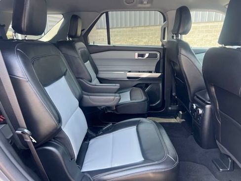 Used 2024 Ford Explorer XLT w/ Equipment Group 202A AWD/4WD image 14