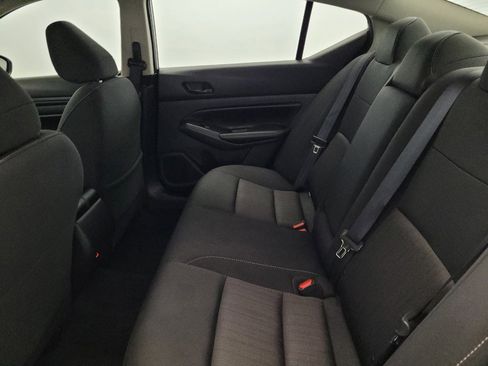 Used 2024 Nissan Altima 2.5 SV FWD image 18