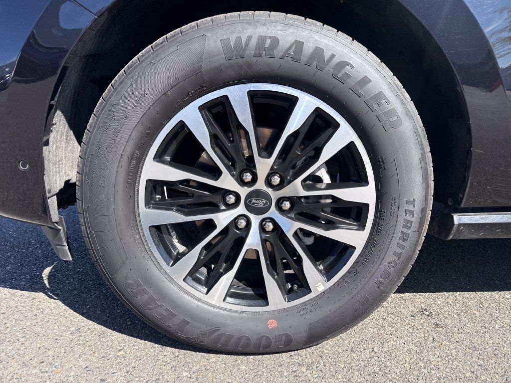 Used 2025 Ford Expedition Platinum AWD/4WD image 34