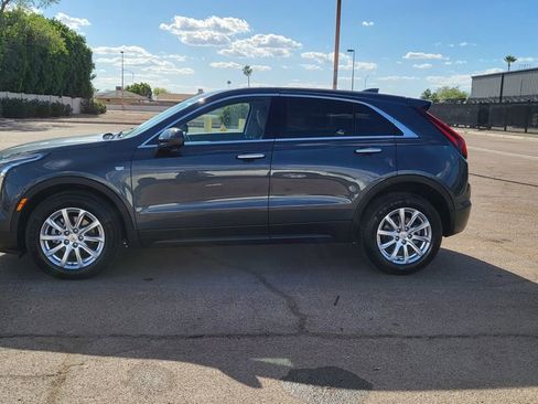 Used 2020 Cadillac XT4 Luxury w/ Cold Weather Package image 5