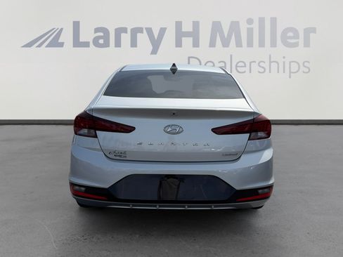 Used 2020 Hyundai Elantra Limited image 4