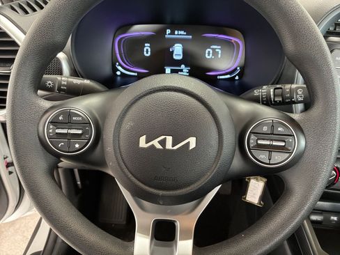Used 2025 Kia Soul LX w/ LX Technology Package image 25
