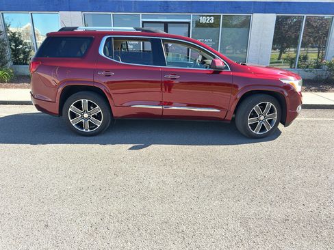 Used 2018 GMC Acadia Denali w/ Technology Package FWD image 4