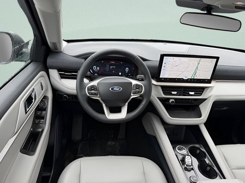 New 2026 Ford Explorer Active AWD/4WD image 7