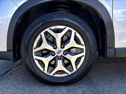 Used 2023 Subaru Forester Premium AWD/4WD image 12