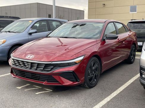 Certified 2026 Hyundai Elantra SEL Sport Premium image 3