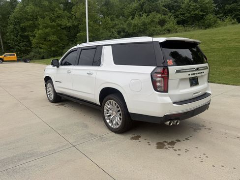Used 2024 Chevrolet Suburban High Country w/ Premium Package AWD/4WD image 3