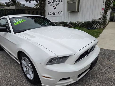 Used 2013 Ford Mustang Coupe image 2