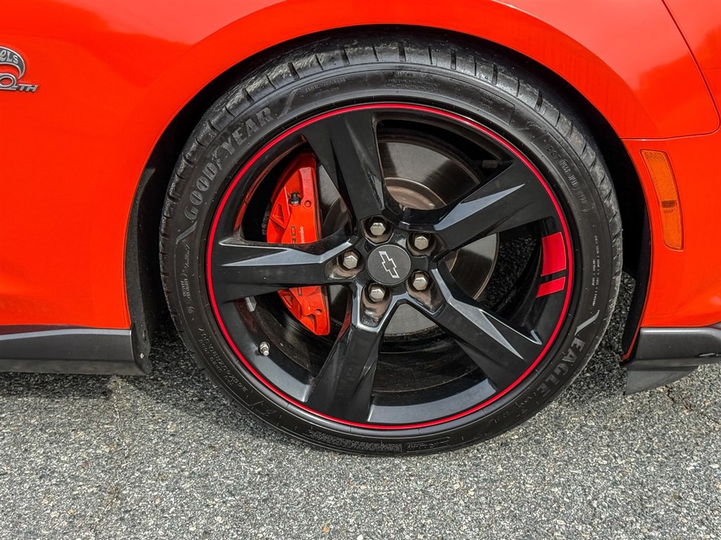 Used 2018 Chevrolet Camaro SS w/ Hot Wheels Edition RWD image 32
