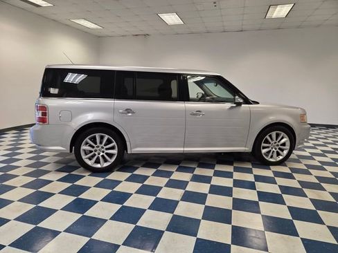 Used 2011 Ford Flex Limited w/ Rapid Spec Order Code FWD image 9