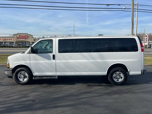 Used 2019 Chevrolet Express 3500 LT w/ LT Preferred Equipment Group image 11