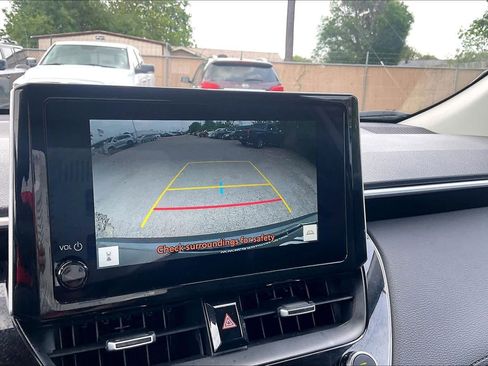 Used 2025 Toyota Corolla Cross XLE FWD image 26