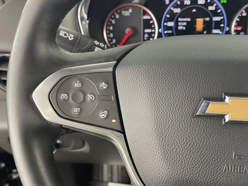 Used 2023 Chevrolet Traverse Premier image 38