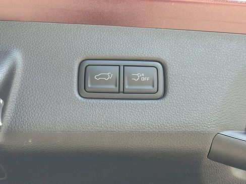 New 2026 Kia Carnival EX FWD image 6