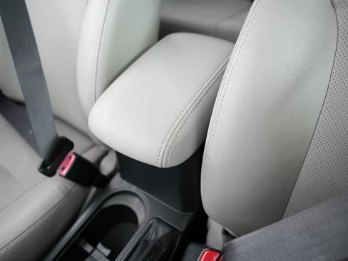 Used 2016 Subaru Forester 2.5i Limited image 32