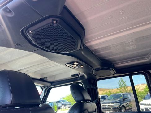 Used 2020 Jeep Wrangler Unlimited Rubicon w/ LED Lighting Group AWD/4WD image 38