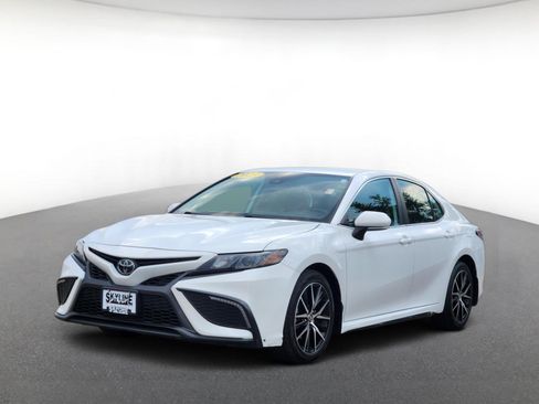 Used 2023 Toyota Camry SE FWD image 4