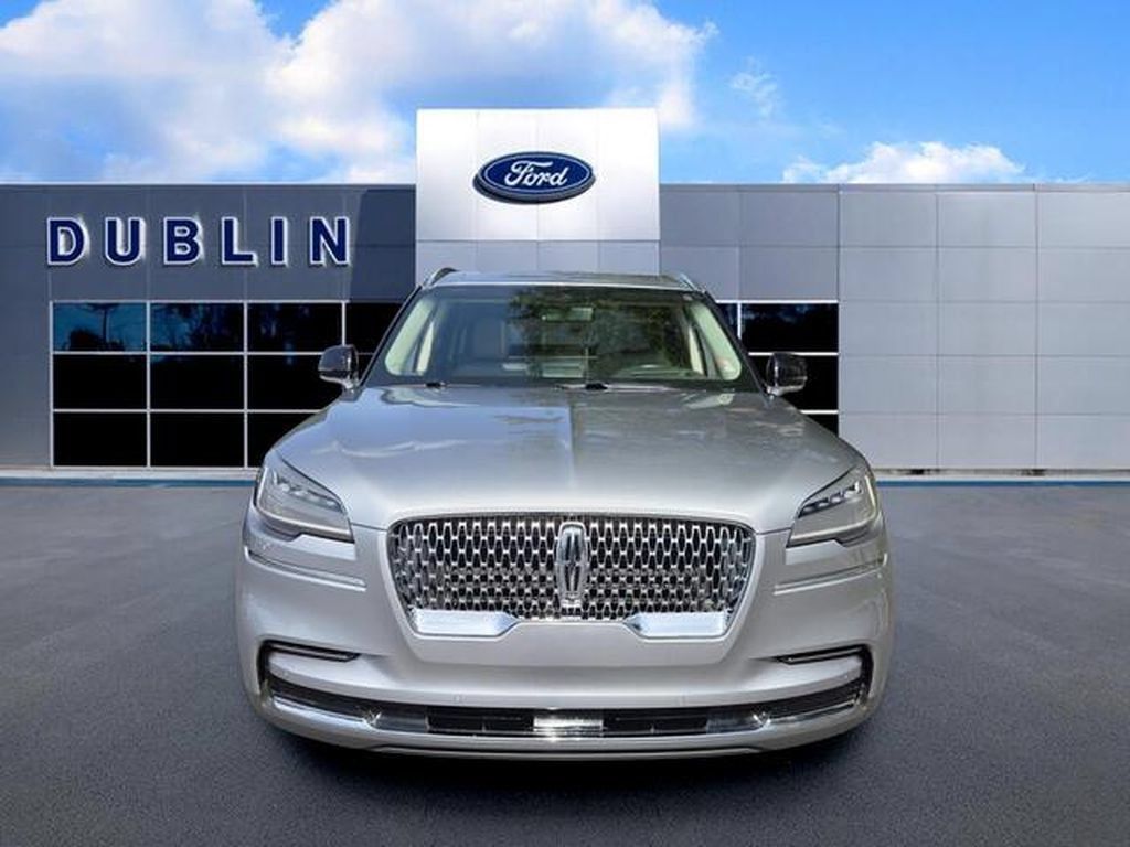 Used 2023 Lincoln Aviator Reserve w/ Equipment Group 201A AWD/4WD image 2