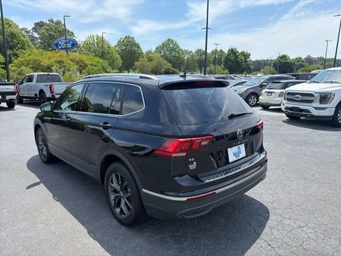 Used 2022 Volkswagen Tiguan SE FWD image 17