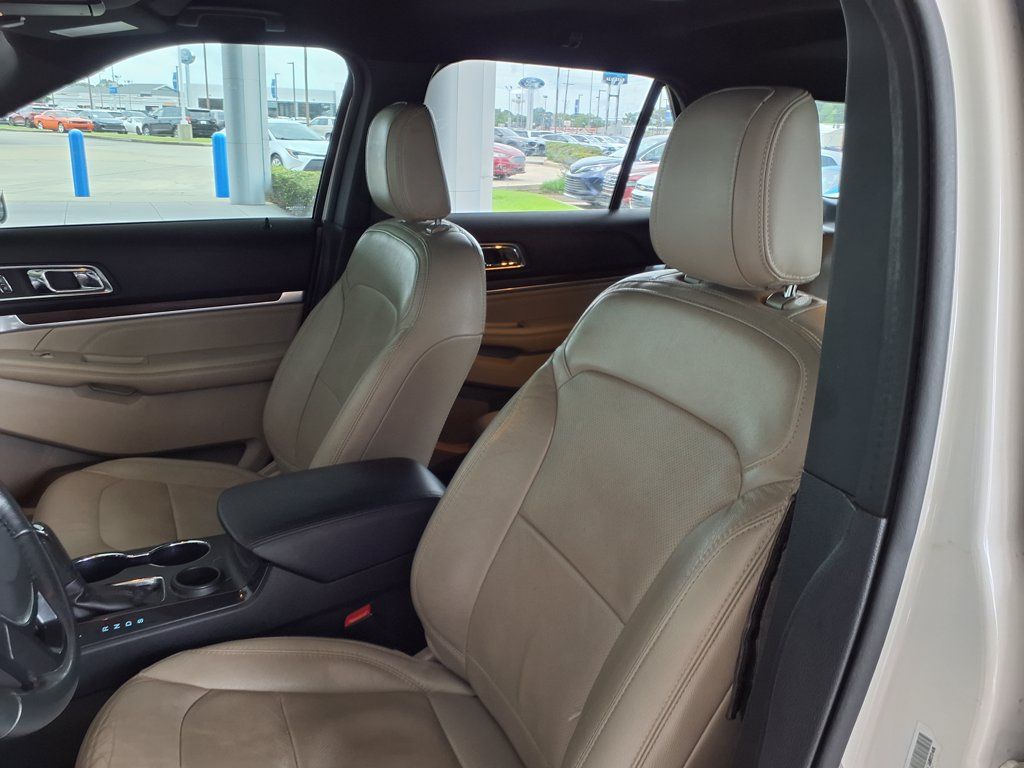 Used 2018 Ford Explorer Limited w/ Ford Safe & Smart Package FWD image 15