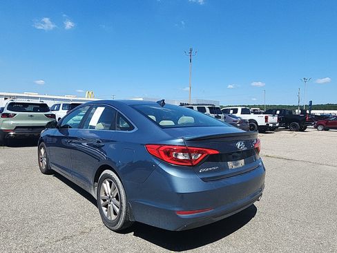 Used 2016 Hyundai Sonata SE FWD image 3