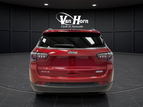 New 2025 Jeep Compass Latitude w/ Sun & Sound Group AWD/4WD image 13