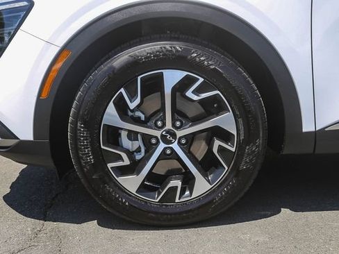 Certified 2025 Kia Sportage EX FWD image 12