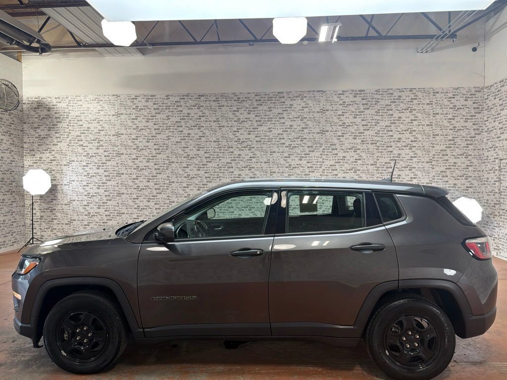 Used 2020 Jeep Compass Sport w/ Cold Weather Group FWD image 4