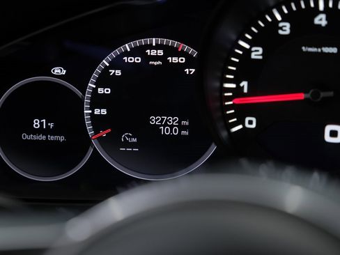 Used 2022 Porsche Cayenne image 18