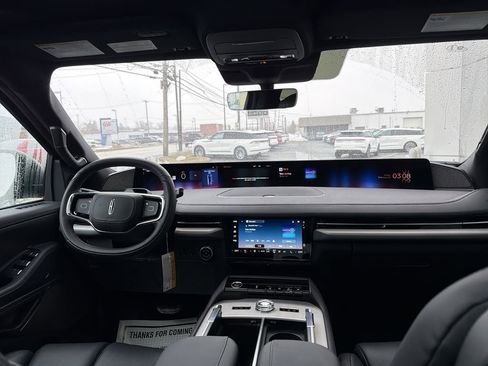 New 2025 Lincoln Navigator Reserve w/ Jet Appearance Package image 10