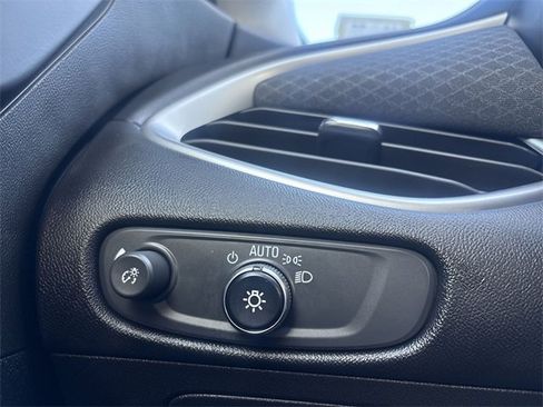 Used 2022 Chevrolet Malibu LT image 18