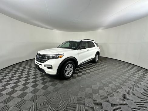 Used 2022 Ford Explorer XLT w/ Equipment Group 202A AWD/4WD image 1