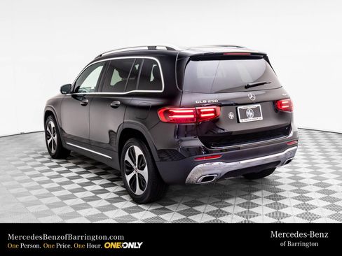 New 2026 Mercedes-Benz GLB 250 4MATIC image 3