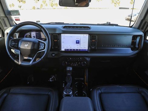 Used 2022 Ford Bronco Badlands image 12