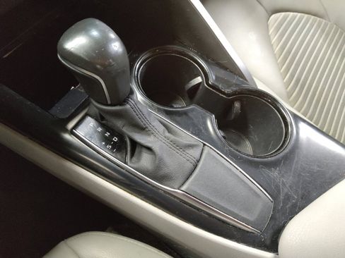 Used 2020 Toyota Camry SE FWD image 26