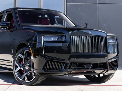 New 2026 Rolls-Royce Cullinan Black Badge image 8