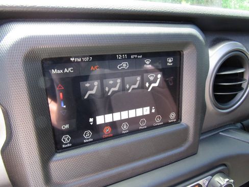 Used 2023 Jeep Wrangler Sport AWD/4WD image 13