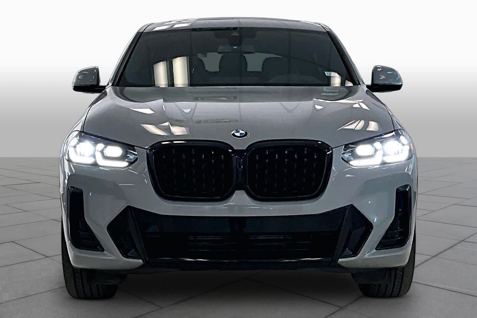 Used 2024 BMW X4 xDrive30i w/ Premium Package AWD/4WD image 3