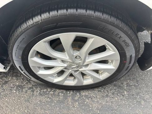 Used 2018 Nissan Sentra SV FWD image 25