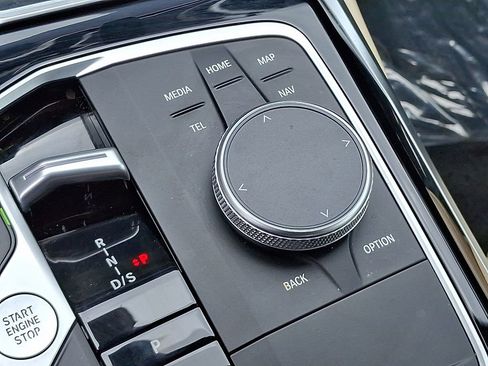 Used 2023 BMW 330i Sedan w/ Premium Package image 25