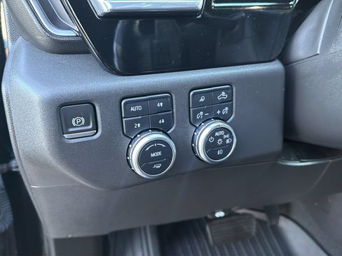 Used 2022 GMC Sierra 1500 SLT w/ SLT Convenience Package AWD/4WD image 23