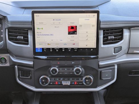 Used 2022 Ford Expedition Max XLT image 21